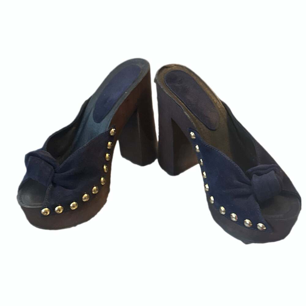 Charles David Heeled Clogs Size 8 Gold Studded Suede Blue Suede